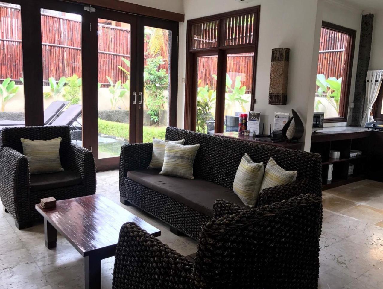 Kuta Holiday Villas Zewnętrze zdjęcie